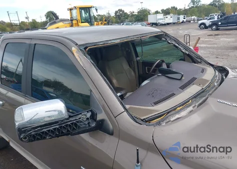 2010 Dodge Ram 1500 Laramie z USA, uszkodzony, nr VIN 1D7RV1GT0AS173964